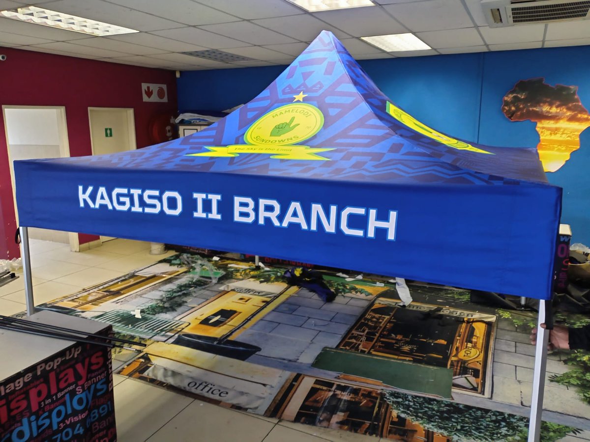 TMokaiwa's tweet image. KAGISO II BRANCH 

Enhancing branch visibility through uniquely designed branch branding. Growing @Masandawana brand requires serious ground work #PureYellowLove #AreyengMasandawana