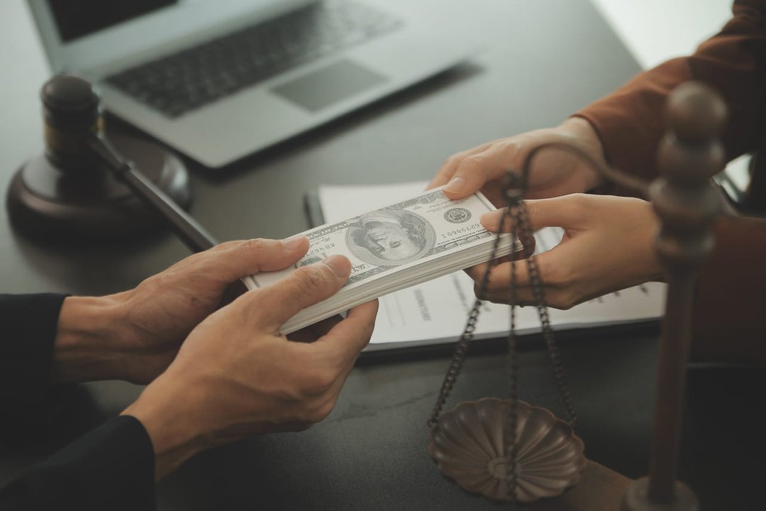 Elle trompe son entreprise et lui réclame 600 000 euros après sa rupture conventionnelle, la justice lui fait payer très cher journaldunet.com/management/res…