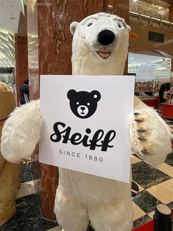 ちょっと仕事前に、日本橋三越の大シュタイフ展へ🧸 「KARIN」の