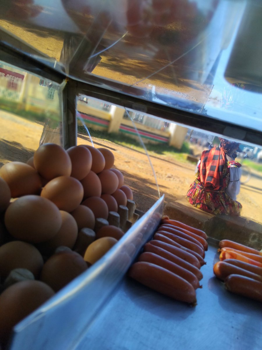 weetu___'s tweet image. Nakuaga na hot boiled eggs and smokies vibaya sana😚🧡