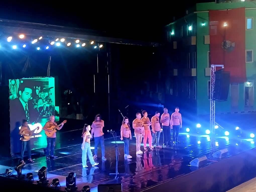 JuanCarlosMars3's tweet photo. Cuban President @DiazCanelB joins thousands of young people on the University of Havana for a tribute concert dedicated to the historic leader of the Cuban Revolution #FidelForever #OneHundredYearsWithFidel https://t.co/JqkxCimDc5