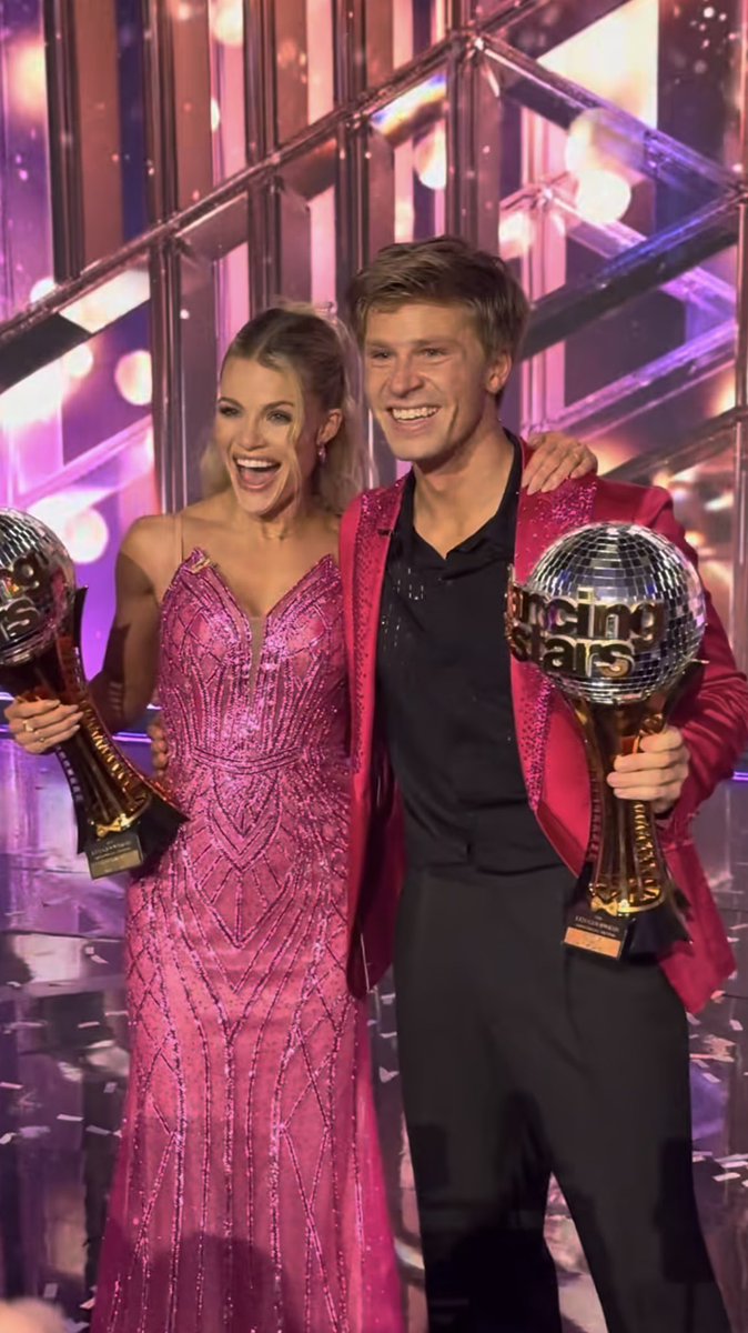 my heart is so happy #dwts