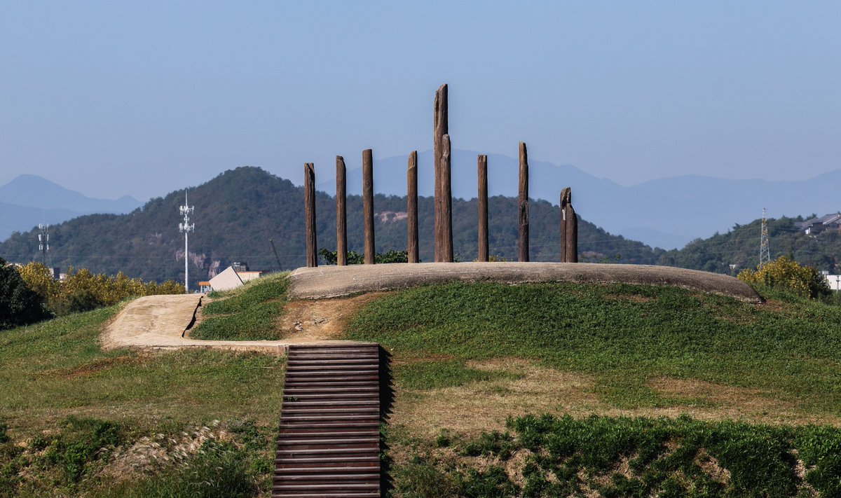 QiushiJournal's tweet image. Unlock the secrets of the origins of ancient Chinese #civilization! The archaeological ruins of Liangzhu (around 3300-2300 BC) in #Hangzhou, #Zhejiang Province, were designated as a @UNESCO World Heritage site in July 2019, providing concrete evidence of #China&apos;s 5,000-year…
