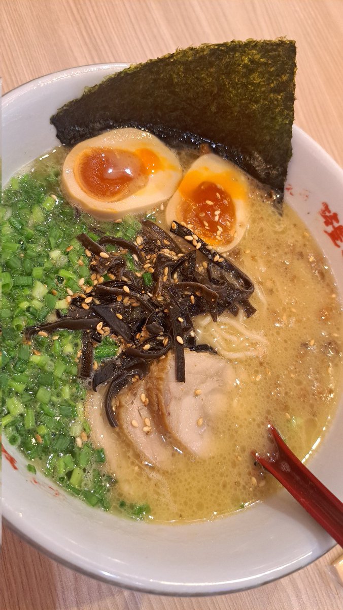 erdinathe's tweet image. Yamagoya ramen
1. Yamagoya chicken collagen ramen
2. Pork gyoza
#ramen #chicken #pork #gyoza #yamagoyaramen