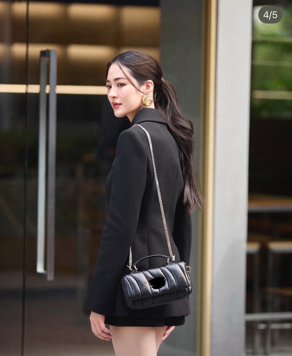 ลุคนักกฎหมาย​หน้าสวยที่ยัยนีนตกหลุมรักห้ามต่ำกว่านี้นะคะ