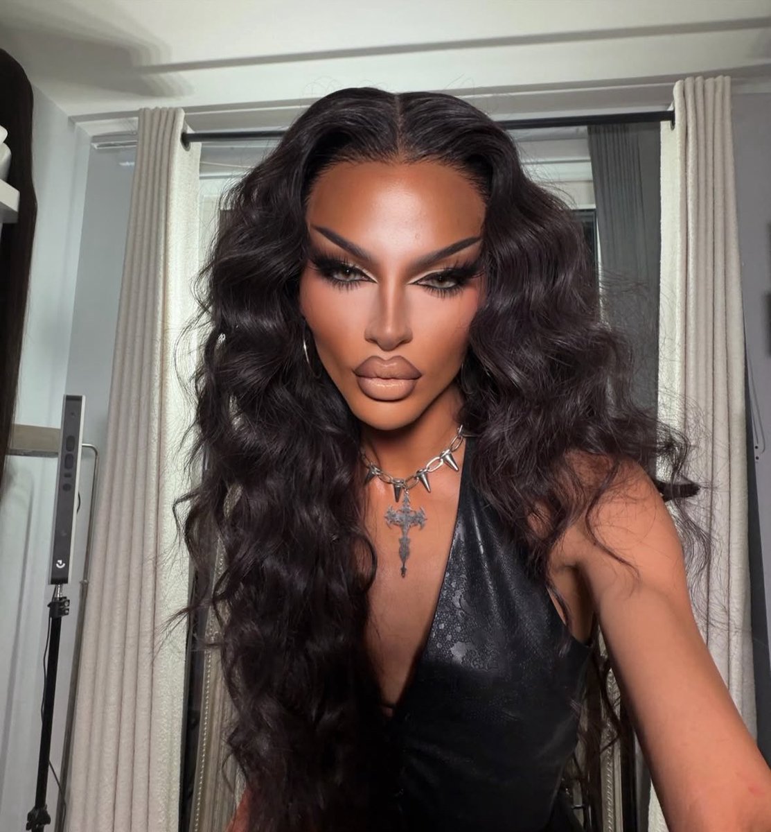 Drag_Crave's tweet image. Krystal Versace looks fierce in new photos.