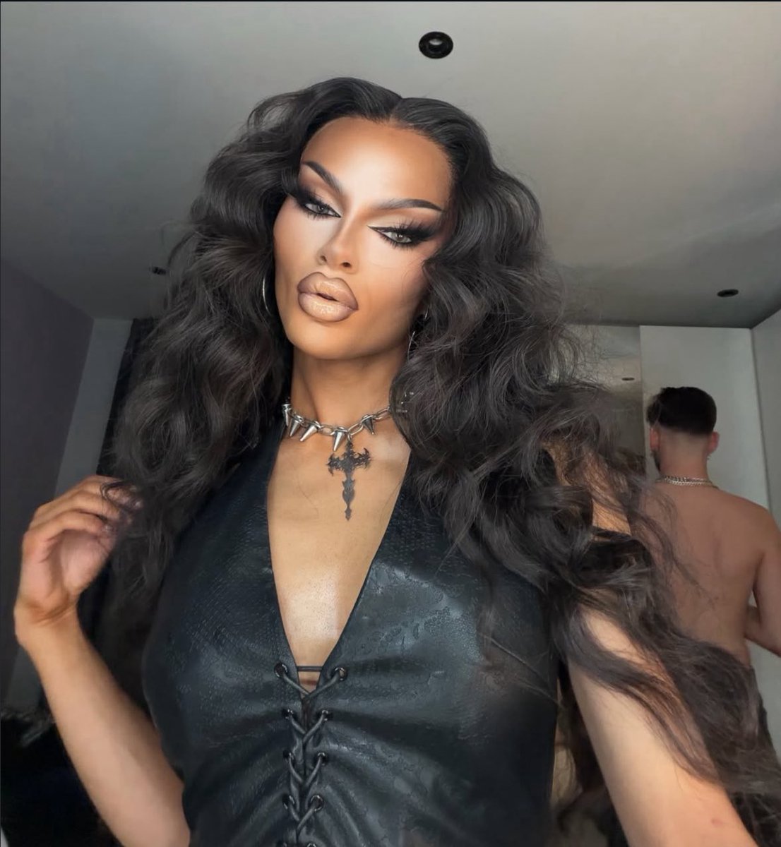 Drag_Crave's tweet image. Krystal Versace looks fierce in new photos.