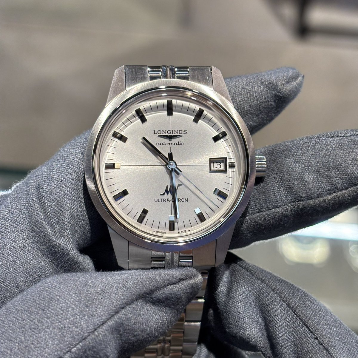 Threecbp's tweet image. 【LONGINES】
ULTRA-CHRON CLASSIC 37mm

36,000振動のハイビートウォッチ

磁場から影響を受けにくいシリコン製のヒゲゼンマイを備えた独自のキャリバーを搭載し、クロノメーター認定を取得！

伝統的なデザインと現代の技術が融合したエレガントなドレスウォッチです⌚️

是非、店頭でご覧ください☺️