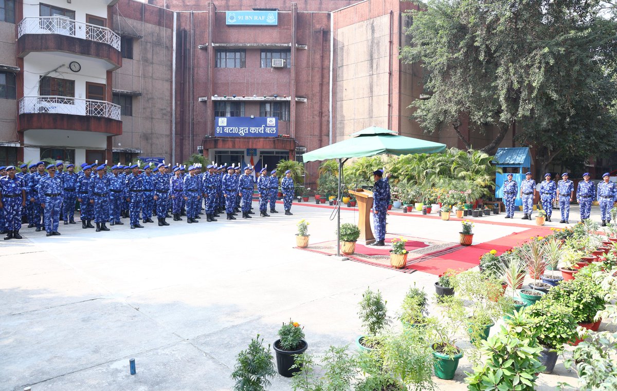 091bn's tweet image. संविधान दिवस के अवसर पर @91Bn #RAF #crpfindia के अधिकारियों एवं कार्मिकों ने भारत के संविधान की उद्देशिका का सामूहिक वाचन किया। समारोह के दौरान संवैधानिक मूल्यों को सुदृढ़ करने का संकल्प लिया गया। #ConstitutionDay #SamvidhanDiwas.