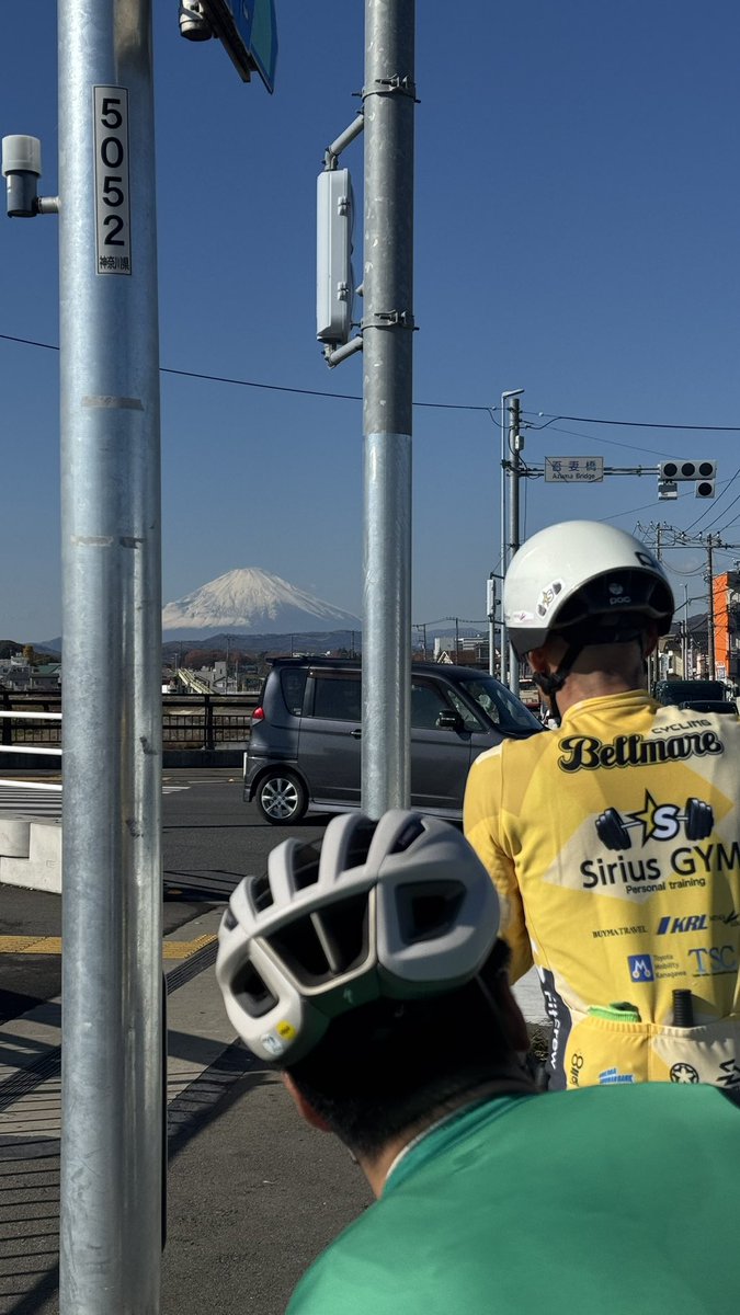 yoshikoderosa's tweet image. 富士山が冬仕様になっていた🏔️☃️
そして、グラコロ始まりました🍔