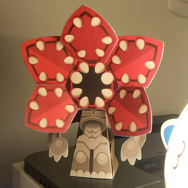 Tektonten's tweet image. Stranger Things demogorgon paper toy - tektonten.blogspot.com/2025/11/strang… #strangerthings 

#papiermodell #papírovýmodel #ペーパークラフト #printable #bouwplaat #bastelbogen #recortable #papercraft #papermodel #cardmodel #papertoy