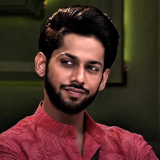 digvijayedits's tweet image. I’m pissed at #BaseerAli that he chose to still support and keep a respectful bond with #FarrhanaBhatt after all the BS she did and yet her delusional fans behave as if they own him!?

#BiggBoss19 #BB19