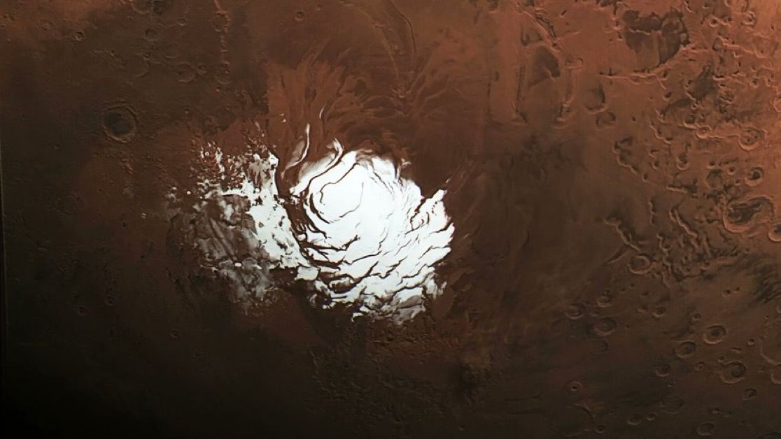 MarioNawfal's tweet image. MARS LAKE MYTH BUSTED: NASA&apos;S UPGRADED RADAR REVEALS JUST DUST

Scientists thought they found water beneath Mars&apos; south pole. 

Turns out it was just rock and dust. 

The 2018 headlines screamed &quot;buried lake.&quot; 

The new reality? Dry material under thousands of feet of ice.

But…