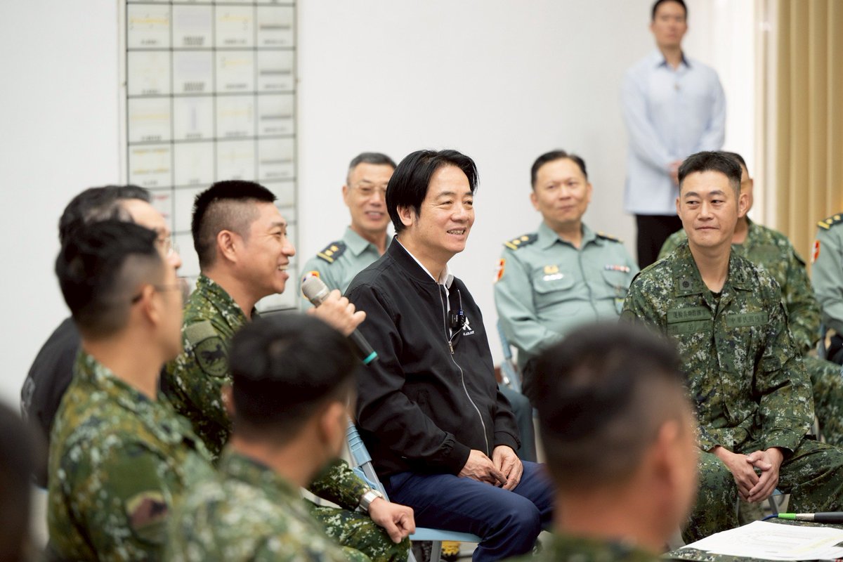 UltimatumArmada's tweet image. President of Taiwan @ChingteLai visited Taichung on November 25 to commend #ROCArmy aviation, logistics and transportation units involved in recent disaster relief operations in Hualien. He praised the #ROCArmedForces for their dedication and professionalism in disaster relief.