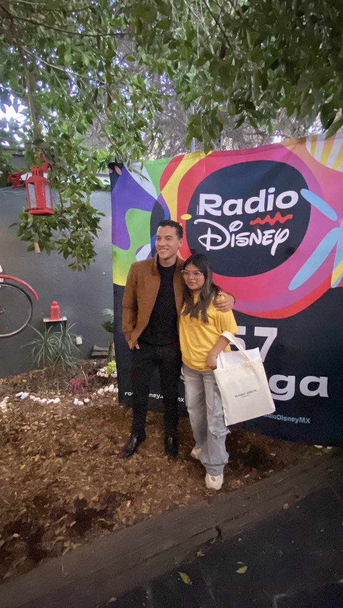 asiain01's tweet photo. La Indicada en vivo es lo mejor de la vida 😍
Te admiro demasiado @mgiron_of 🥹
Eres de las mejores cosas que me pudo haber pasado en la vida ✨🫂💘 Escucharte cantar siempre es un privilegio✨🙂‍↔️💗
Gracias #RadioDisneyPachuca 💗✨
#MarioGiron 

@GabyVillarrealB @LGiron83112 https://t.co/F9yNu8B30z