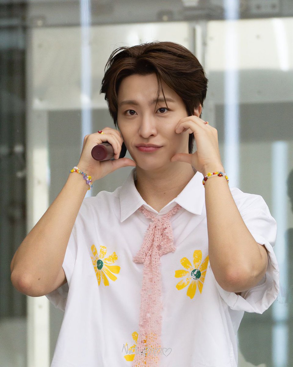 GOT7’s Youngjae shared an emotional message to say goodbye to fans as he will officially begin his mandatory military service in a few hours.

“Thank you for always coming and having fun with me! Since it will probably end around 3AM, I’ll say goodbye in advance!! I will