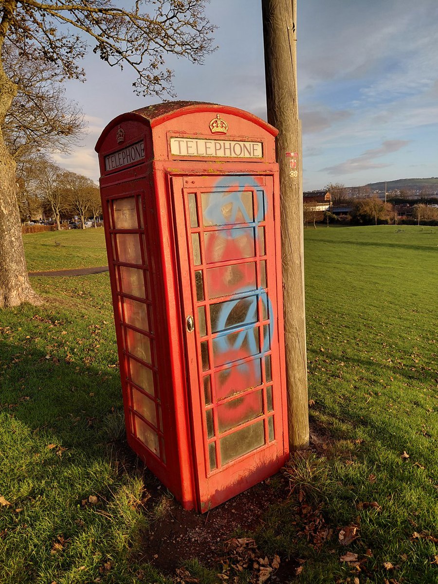 dundeewestend's tweet image. The phone box on Magdalen Green was unfortunately vandalised with blue paint recently.

We raised this with BT &amp;amp; received the following helpful response :

&quot;Thank you for taking the time to report this BT payphone. I have now arranged for the kiosk to be cleaned.&quot;

#dundeewestend