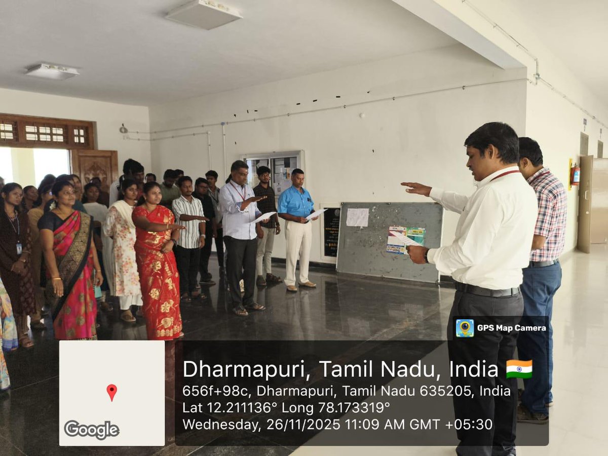 PeriyarVarsity's tweet image. 🇮🇳 Constitution Day Pledge held at Periyar University today (26.11.2025) led by Director (i/c) Dr. M. Selvapandiyan.

#ConstitutionDay #PeriyarUniversity #NSS