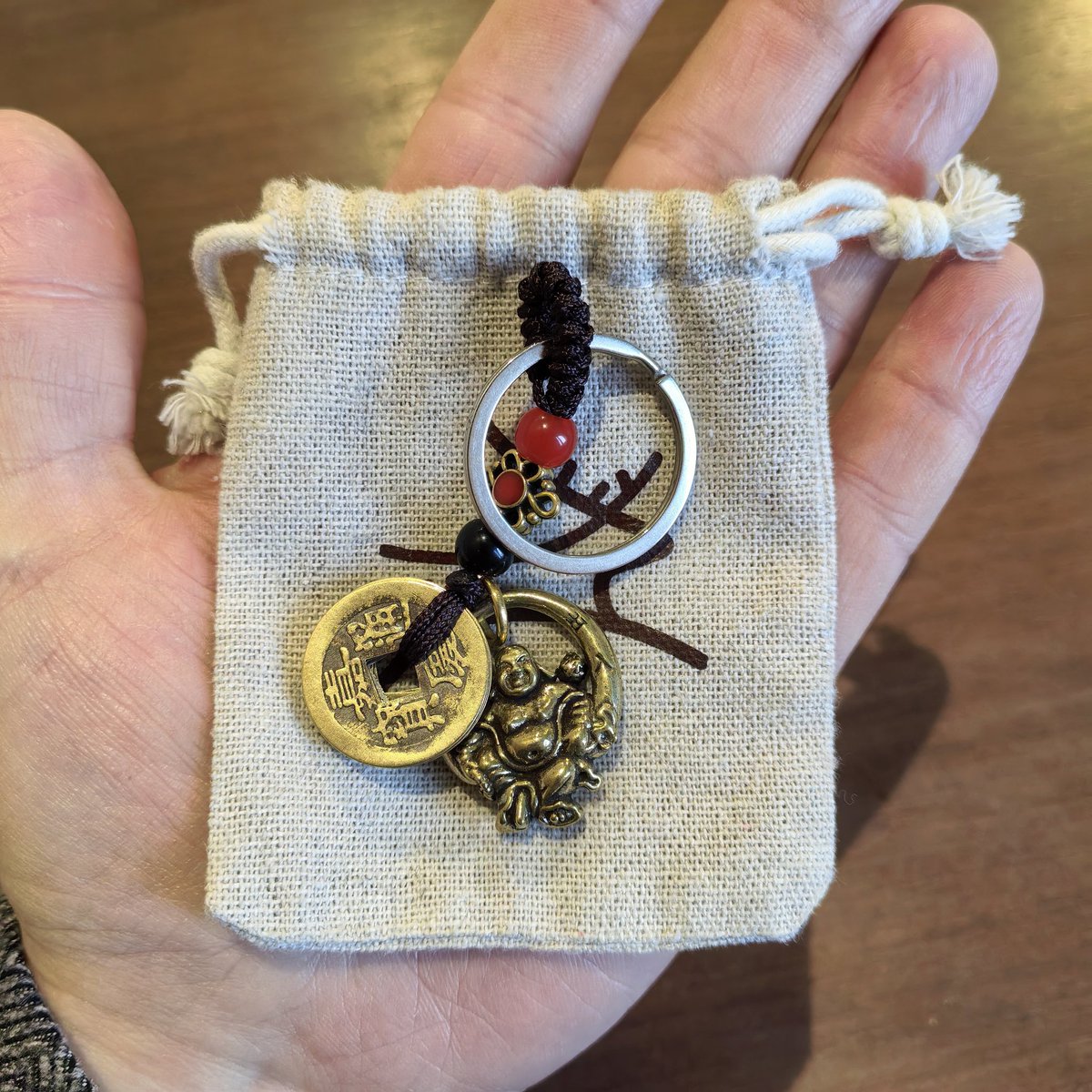 VVVEKB's tweet image. Лама из буддийского дацана подобрал мне талисман💁🏻