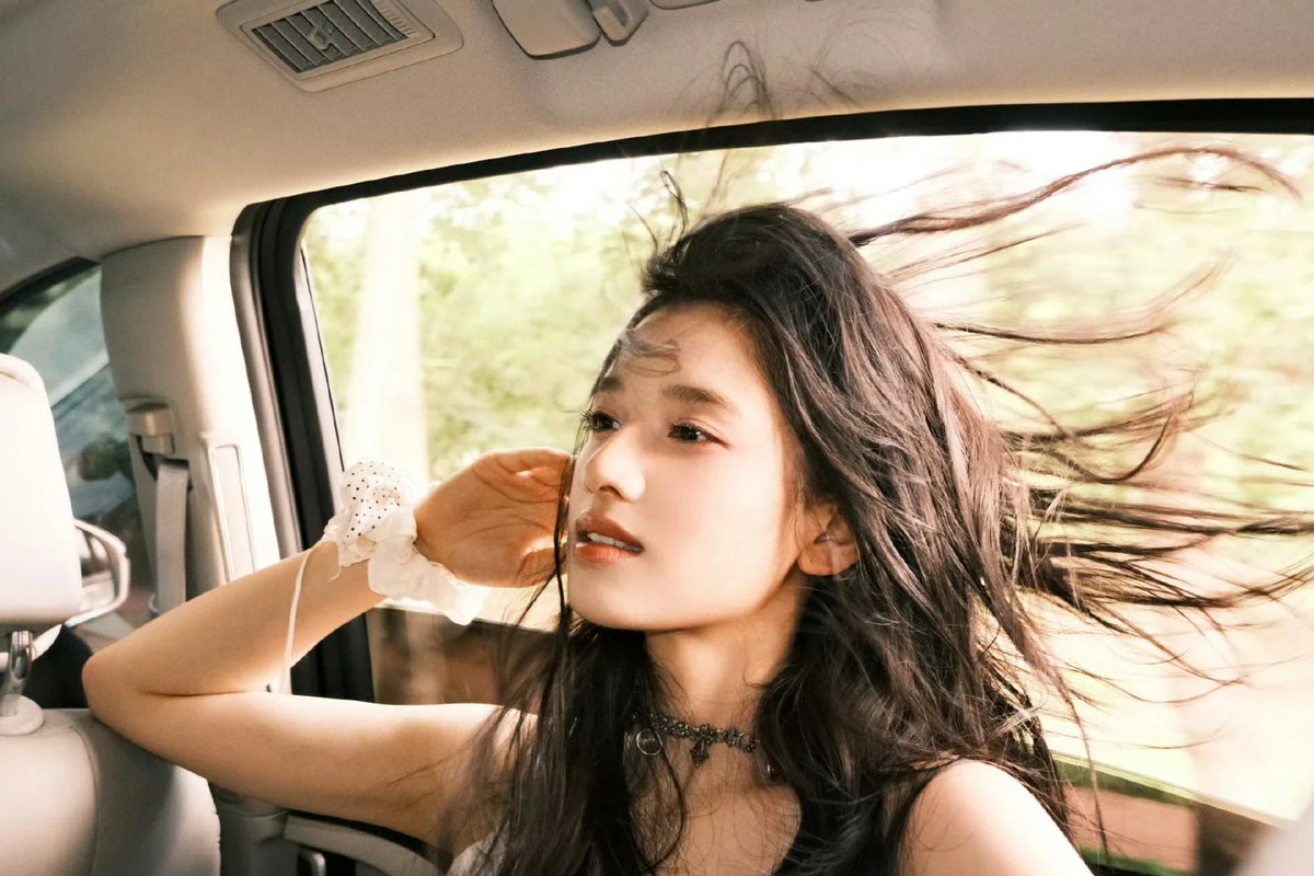 FunctionFu2858's tweet image. 🍃 Freely enjoying the wild 
#ZhangJingyi