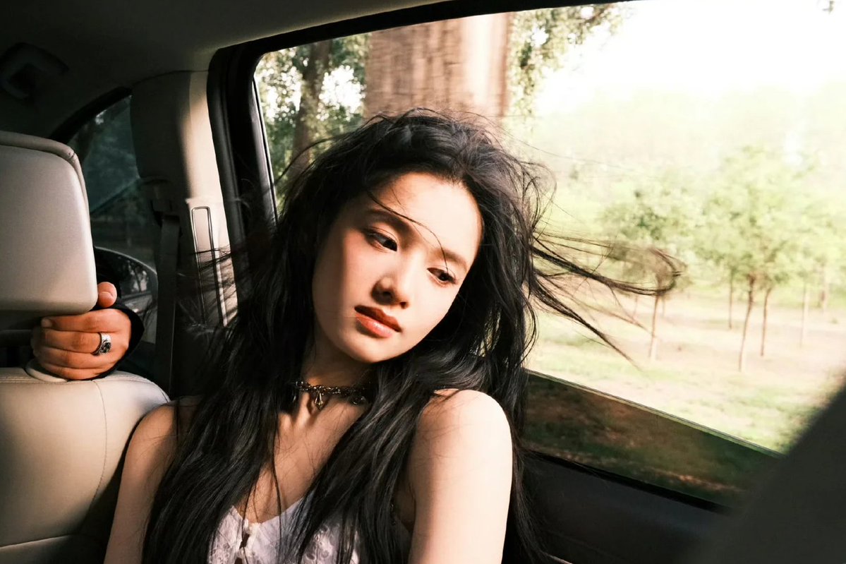 FunctionFu2858's tweet image. 🍃 Freely enjoying the wild 
#ZhangJingyi