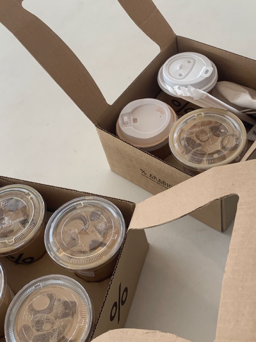 arwyntang's tweet image. ️️ 
Heading to the main office after a quick behind the scene shooting. And here to share some little treats for our hardworkers!

Kata aku sih semangat ya kalian! 
️️