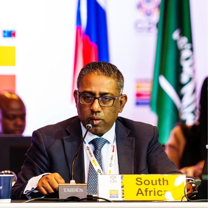OxCIEJ's tweet image. 2/6 Deputy Director-General @SubeshPillay (@DOEE_ZA) says the G20 declaration “places energy security, access and affordability at the centre of the global agenda,” aligning with SA’s transition goals.
#JustEnergyTransition #G20SouthAfrica