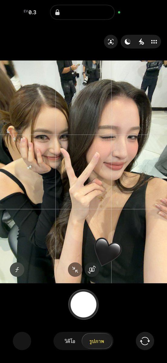 viewbeonnie's tweet image. “honestly, if you ask me now, i still can’t confidently say i’m fully ready. but having mim with me makes me feel like i can say the word ‘ready’ without hesitation. just turning to see her beside me makes me know that i can do this for sure”

#ViewMim #วิวมิ้ม 
#BakeLoveFeeling