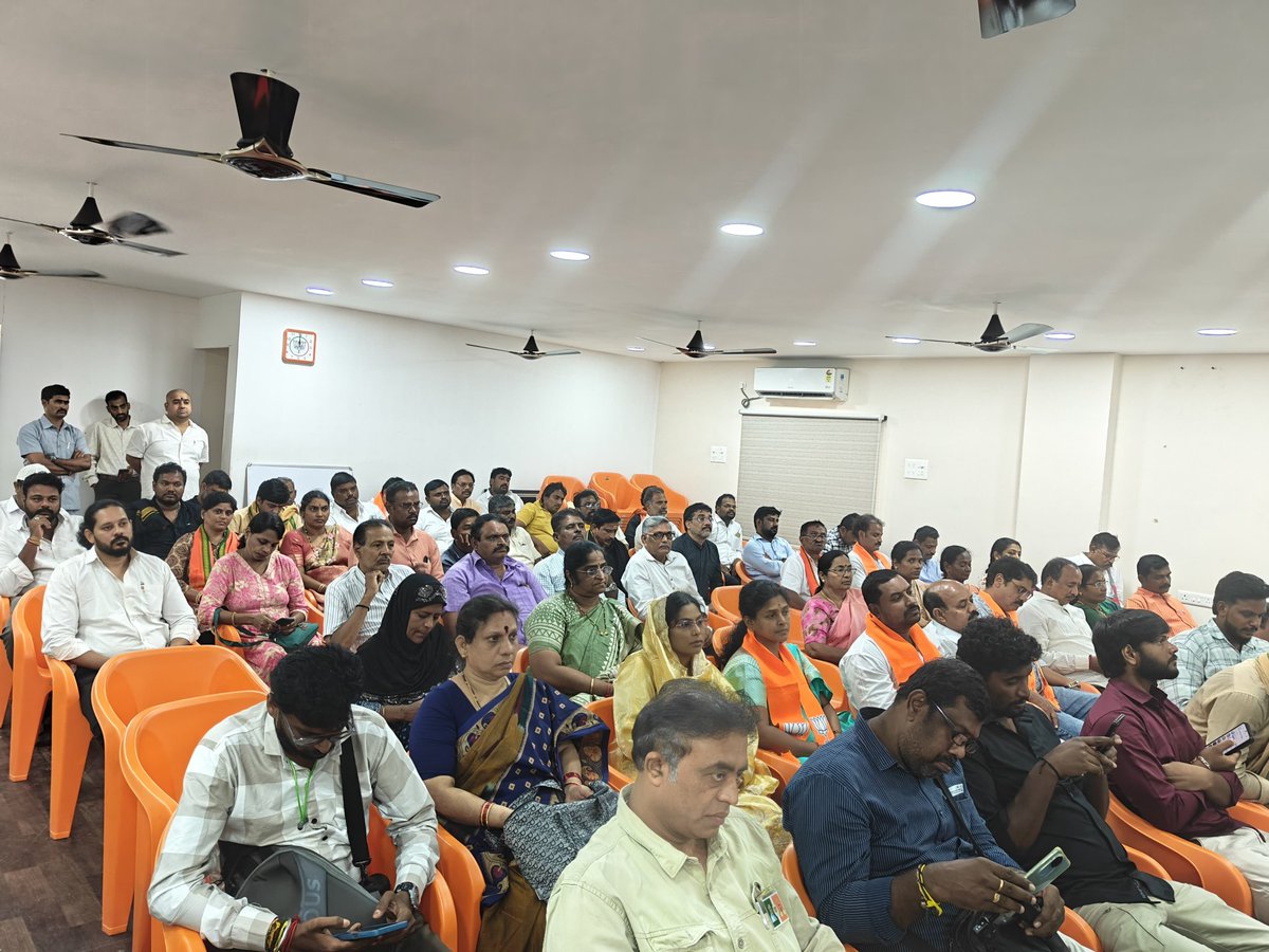 భారత రాజ్యాంగ దినోత్సవం సందర్భంగా నేడు రాష్ట్ర పార్టీ కార్యాలయంలో జరిగిన కార్యక్రమంలో పాల్గొనడం జరిగింది.
#ConstitutionDay