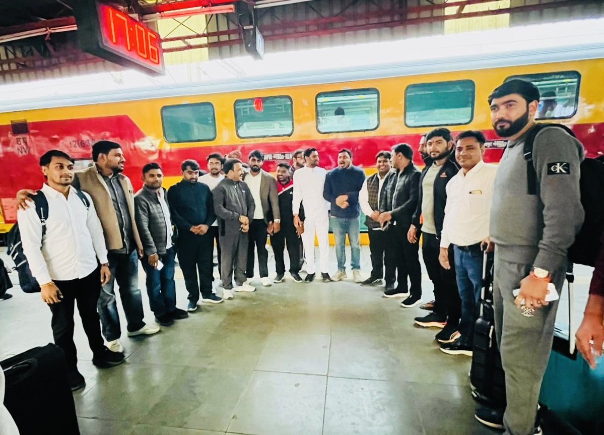 ShaktiJay17's tweet image. लौह पुरुष सरदार वल्लभभाई पटेल जी की 150वीं जन्म जयंती वर्ष पर, युवा मोर्चा के प्रदेश महामंत्री आदरणीय वरुण गोयल जी और साथी युवा प्रतिनिधियों के साथ दिल्ली सराय रोहिल्ला से गुजरात की प्रेरणादायी यात्रा पर प्रस्थान।”
#sardar150unitymarch
#yamuna_parvah 
#BJP4ViksitBharat