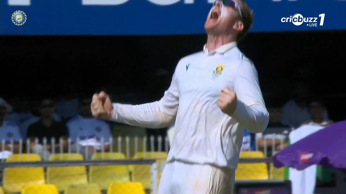 lightningspeedk's tweet image. Harmer gets Washy and his 5th wicket. 

#SimonHarmer #IndvSA #TeamIndia #Proteas #Guwahati #Cricket