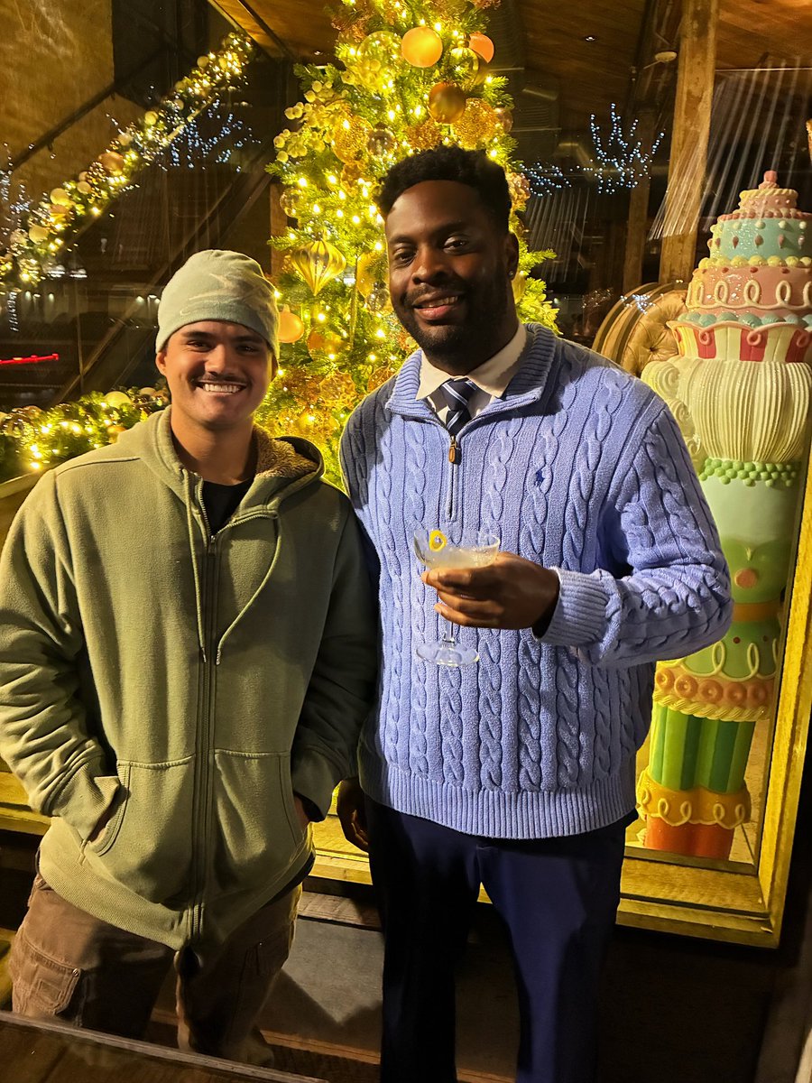 kalebcharrison's tweet image. Smiling thinking about how far I’ve come and where I’m headed #JourneyContinues #TisTheSeason #QuarterZip