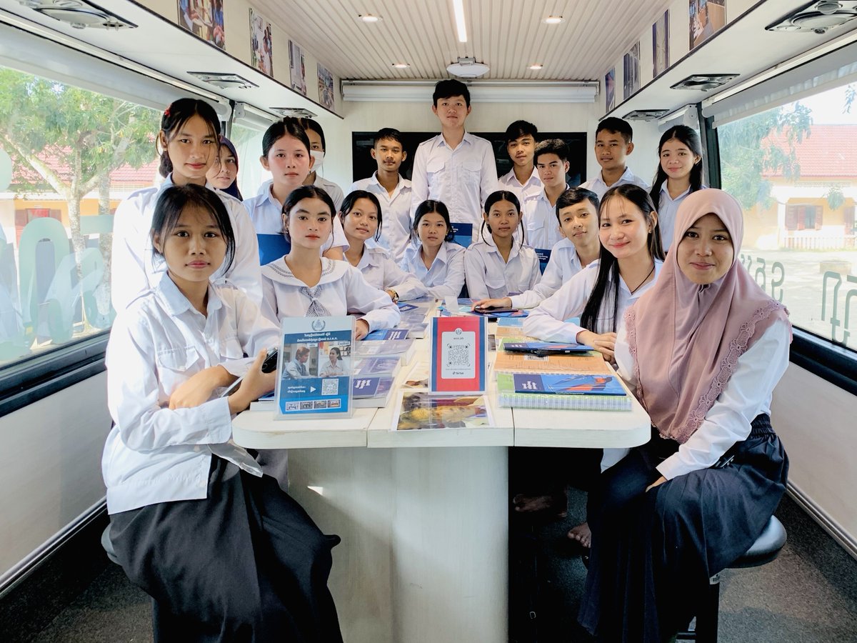 KRTribunal's tweet image. On the morning of November 26, 2025, the ECCC outreach team continued their outreach mission to Sok An Doung Khpous High School, Borey Cholsadistrict Takeo Province, to meet with a total of 1386 students, including 767 females. 
#ECCC #KhmerRougeTrials #CambodianHistory