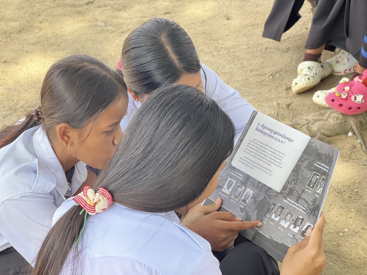 KRTribunal's tweet image. On the morning of November 26, 2025, the ECCC outreach team continued their outreach mission to Sok An Doung Khpous High School, Borey Cholsadistrict Takeo Province, to meet with a total of 1386 students, including 767 females. 
#ECCC #KhmerRougeTrials #CambodianHistory