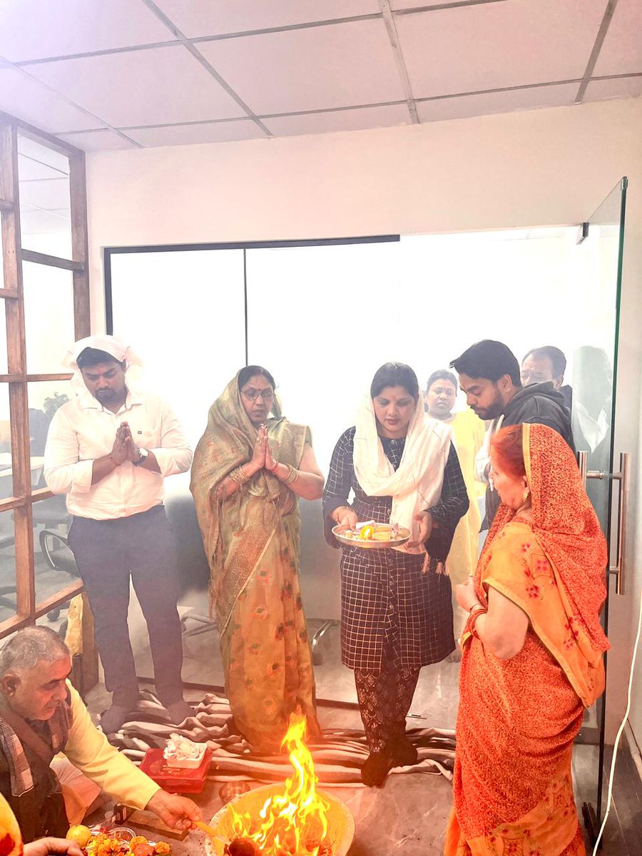 commrzindia's tweet image. 🎉 Exciting News! We’re Expanding 🚀
We’re thrilled to announce the opening of our new office in Noida! 
.
.
#NewOfficeOpening #OfficeLaunch #WorkspaceVibes #BusinessExpansion #GrandOpening #OfficeLife #CompanyMilestone #GreaterHeights #InnovativeWorkspace #TeamGrowth