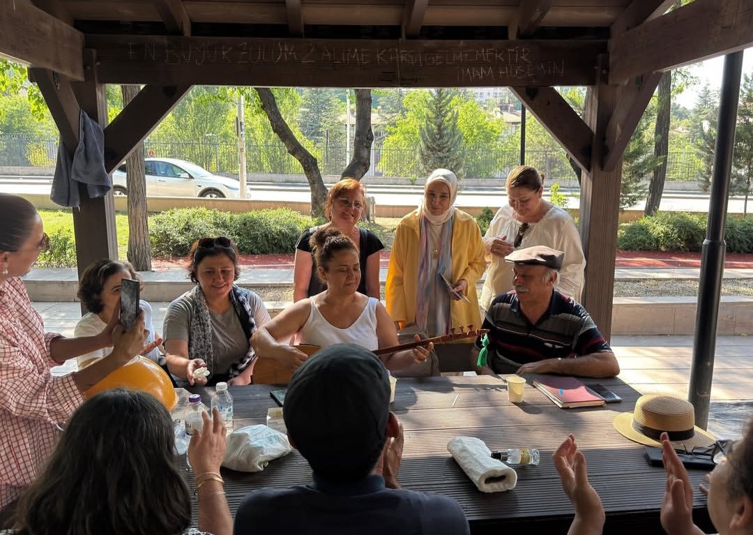 Dün, bugün, ve daima...

Ağacın, zeytinin ve doğanın hakkını savunmaktan geri durmadık, durmayacağız! 🌿

#26KasımDünyaZeytinAğacıGünü #zeytinimedokunma