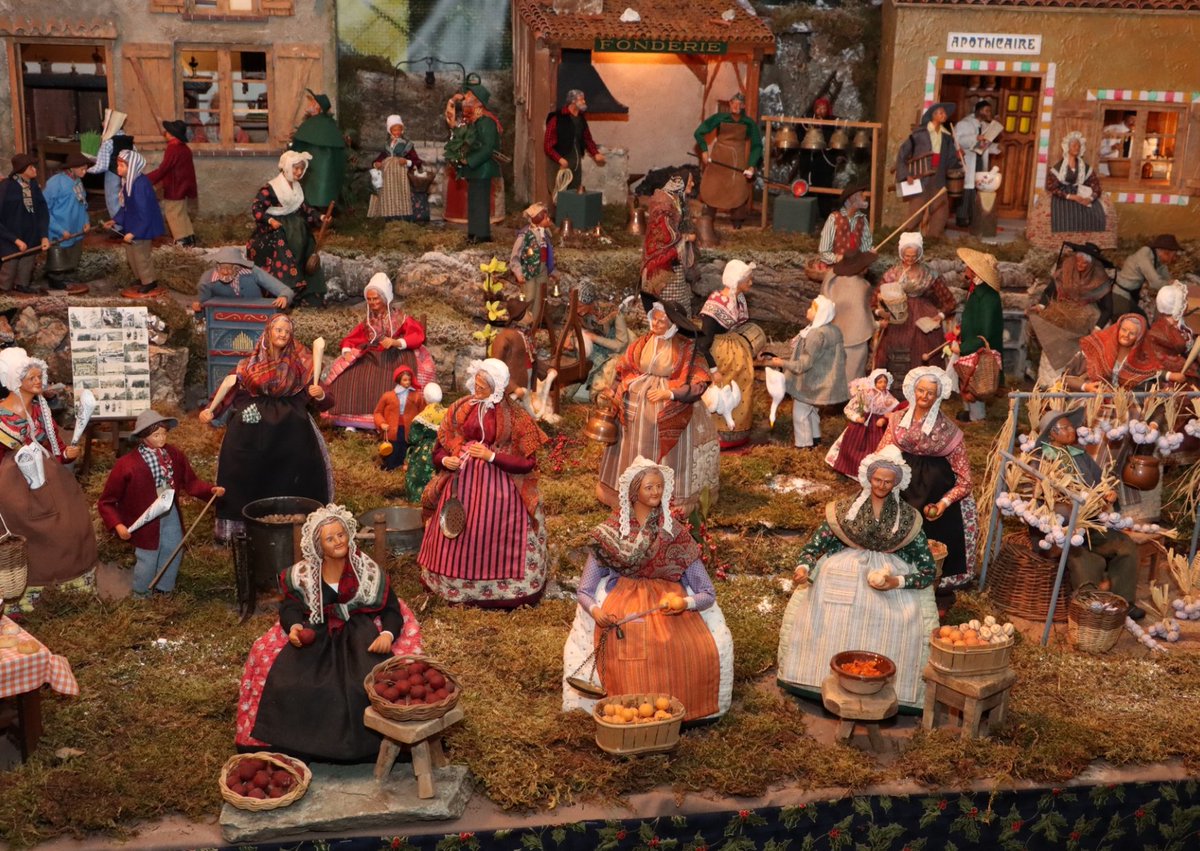 🔴Marseille, la plus grande crèche animée de France⚡️

📌Un rappel lumineux de ce que Noël signifie vraiment

⚡️À l’heure où Marseille fait trop souvent la une pour le narcotrafic et les règlements de compte, cette initiative réjouira sans aucun doute les fidèles du diocèse de