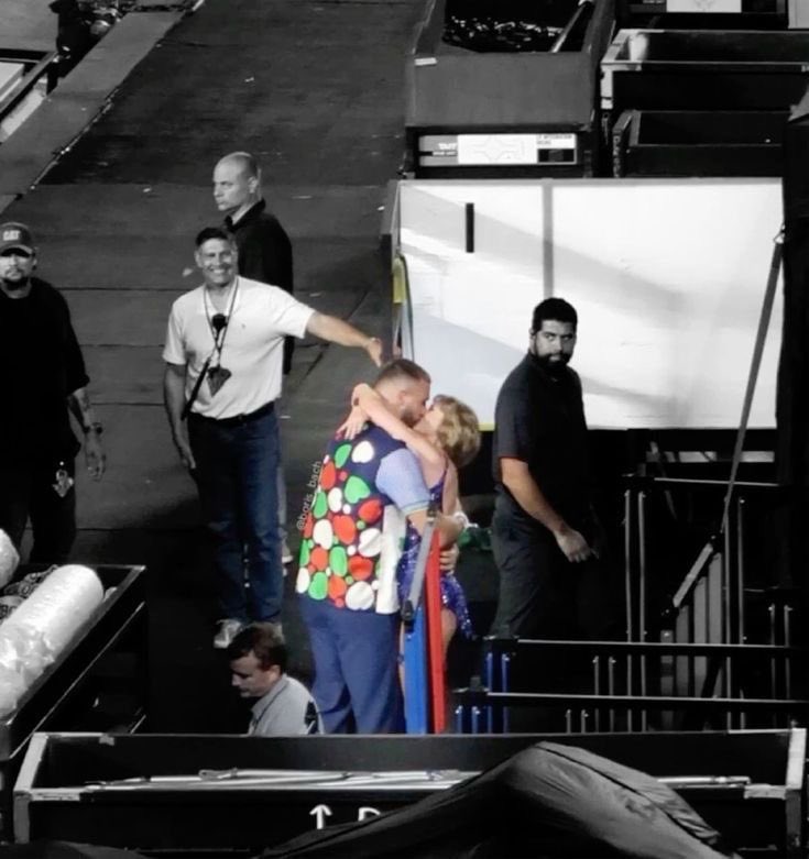 taysanais's tweet image. “The most meaningful relationship i’ve ever had” oh this lover girl is gonna kills us during the doc