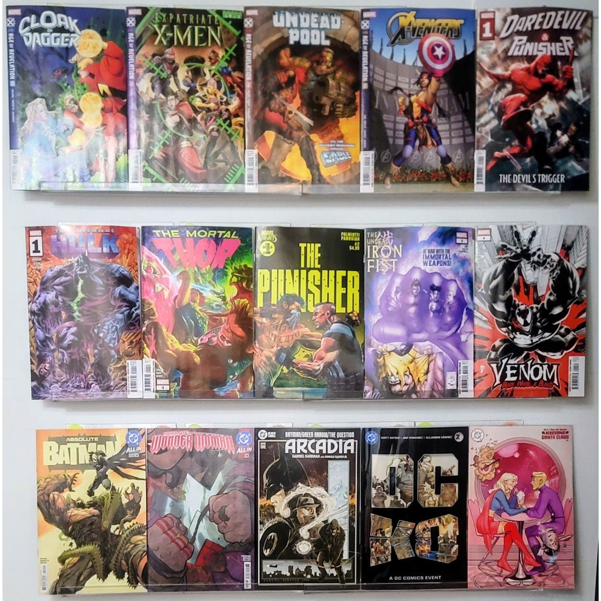 FinalBossComics's tweet image. Holy #NCBD Batman

🔥 Absolute Batman
🔥 Absolute Wonder Woman
🔥 Batman / Green Arrow / The Question: Arcadia
🔥 Cloak or Dagger
🔥 Daredevil / Punisher: The Devil&apos;s Trigger
🔥 DC K.O.
🔥 Devil on My Shoulder
🔥 Feral
🔥 Infernal Hulk
🔥 Mortal Thor
🔥 TMNT Shredder

#FinalBoss