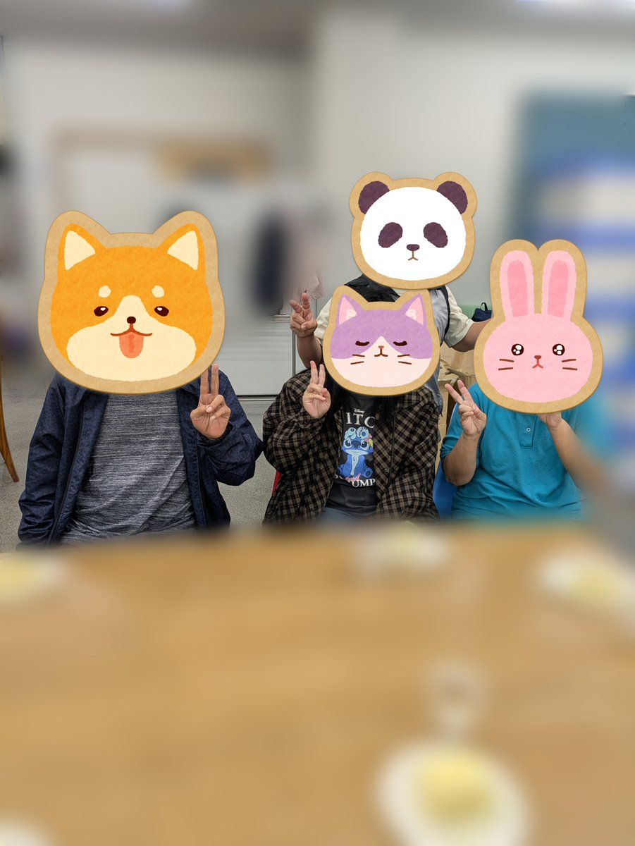 今日は午後からお誕生会でした

ナカヤでは利用者さん募集中です！！お仕事の依頼もお気軽にお問い合わせください。

就労継続支援事業所ナカヤ(B型)
那覇市小禄5-18-2
☎098-859-4667

#那覇市 #那覇市小禄 #就労継続支援B型 #地域活動支援センター #障害福祉サービス #NPO法人ナカヤ #那覇市B型