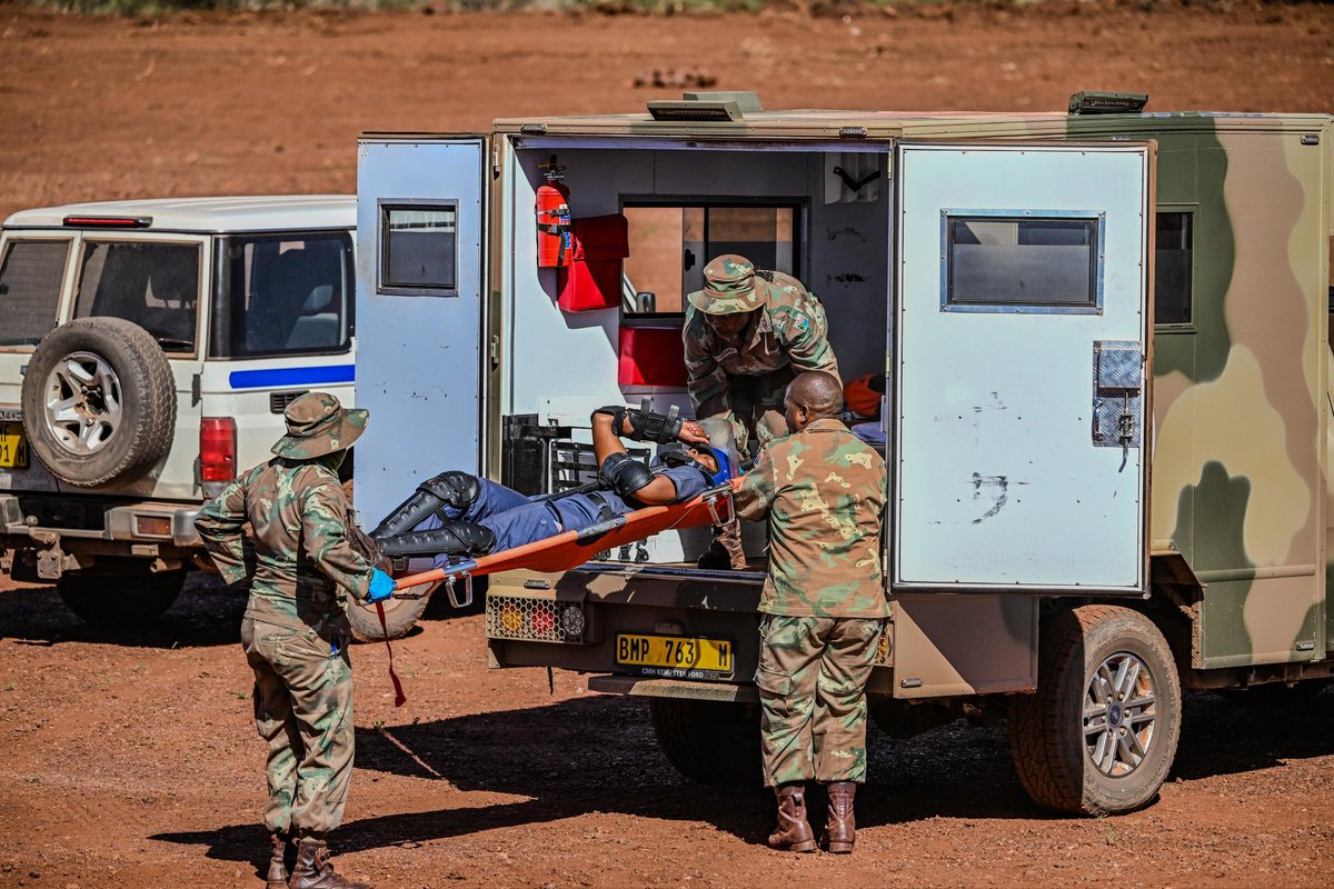 SANDF_ZA's tweet photo. Live-fire sequences, mobility and counter-mobility lanes, and air–land integration were timed and verified. Equipment serviceability and ammunition issues were closed out, with ranges certified and security in place.
#SANDF
#ExerciseVUKUHLOME_IV
#DistinguishedVisitorsDay https://t.co/tK3w4ezuSl