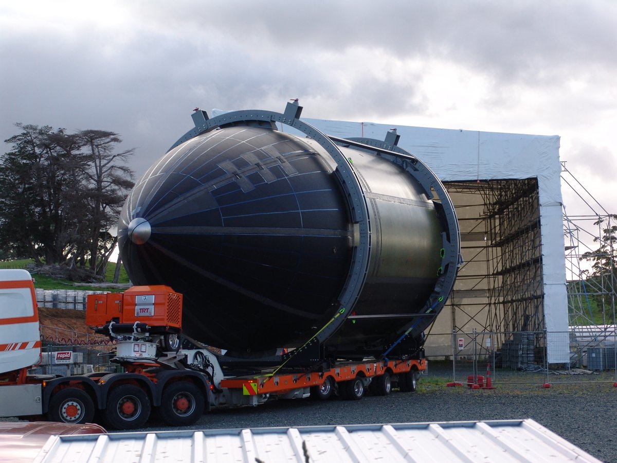 Muzznzer's tweet image. @RocketLab Neutron Fairings Warkworth NZ.
Neutron fairings hit the road. Not very far up the road but what a sight to see! Had me fooled - I was expecting it to move over to the test stand but it turned left and out the gate🫢Tucked away in a big tent &quot;For Now&quot;. Where to next⁉️