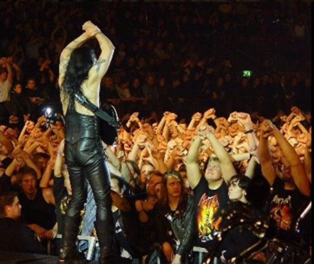 🌋今週末は国分寺でCAILN🌋
11/30(日)国分寺Morgana

CAILNは16：40〜デス

地獄と化す国分寺の地で
マノウォー・サインを掲げましょう！！
宜しくお願い致します