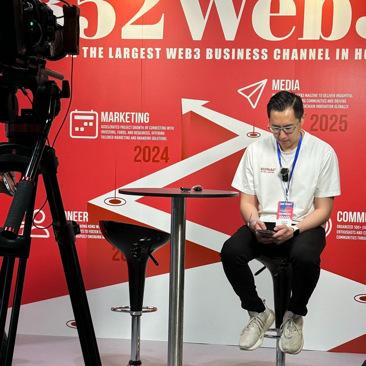 Chinsanity tweet media