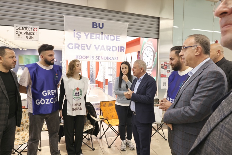 Swatch grevi 17. gününde anlaşma ile sona erdi.
Koop-İş Sendikası yaptığı açıklamada önemli kazanımlar elde edildiğini söylese de bu kazanımların neler olduğu konusunda bir bilgi vermedi!