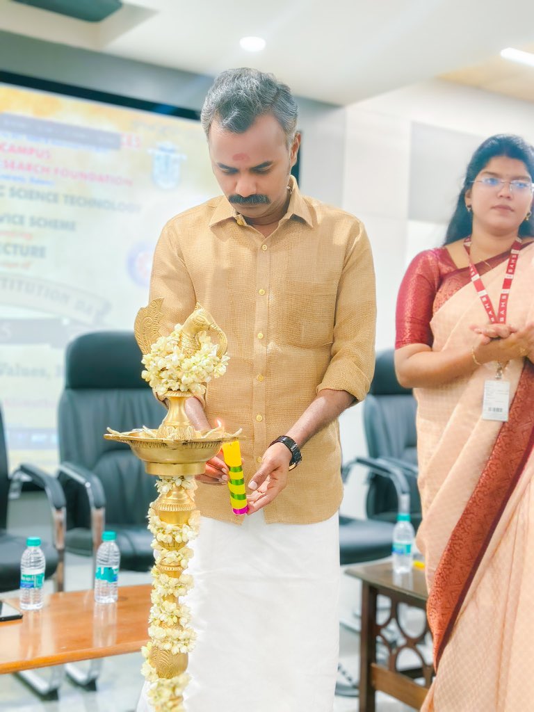 asuvathaman's tweet image. I was delighted to participate and deliver an address at the seminar organised by the Department of Forensic Science, Vinayaka Mission Deemed University, Chennai Campus, on the occasion of National Constitution Day.

#ConstitutionDay
#ForensicScience
#VinayakaMission…