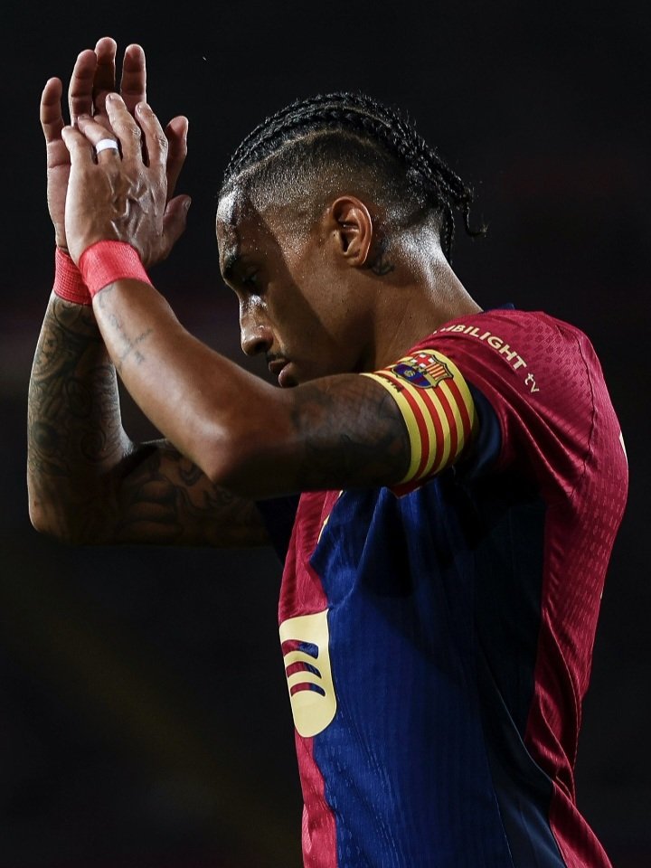 TagRichWeb's tweet image. Raphinha is the Captain Barcelona needs in times like this