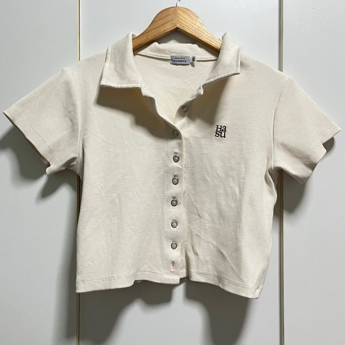 _BDBOYY's tweet image. ส่งต่อ เสื้อเชิ้ตคอปกเบบี้ที ของ happy summer.bkk 💘
 
♡ ราคา 130 รวมส่ง from 250 
♡ สีครีมมีตำหนิสองจุดขอดูรูปเพิ่มเติมได้ค่า🎀

#ส่งต่อเสื้อผ้า #เสื้อผ้ามือสอง #โล๊ะตู้เสื้อผ้า #ส่งต่อเสื้อผ้าสาวอวบ