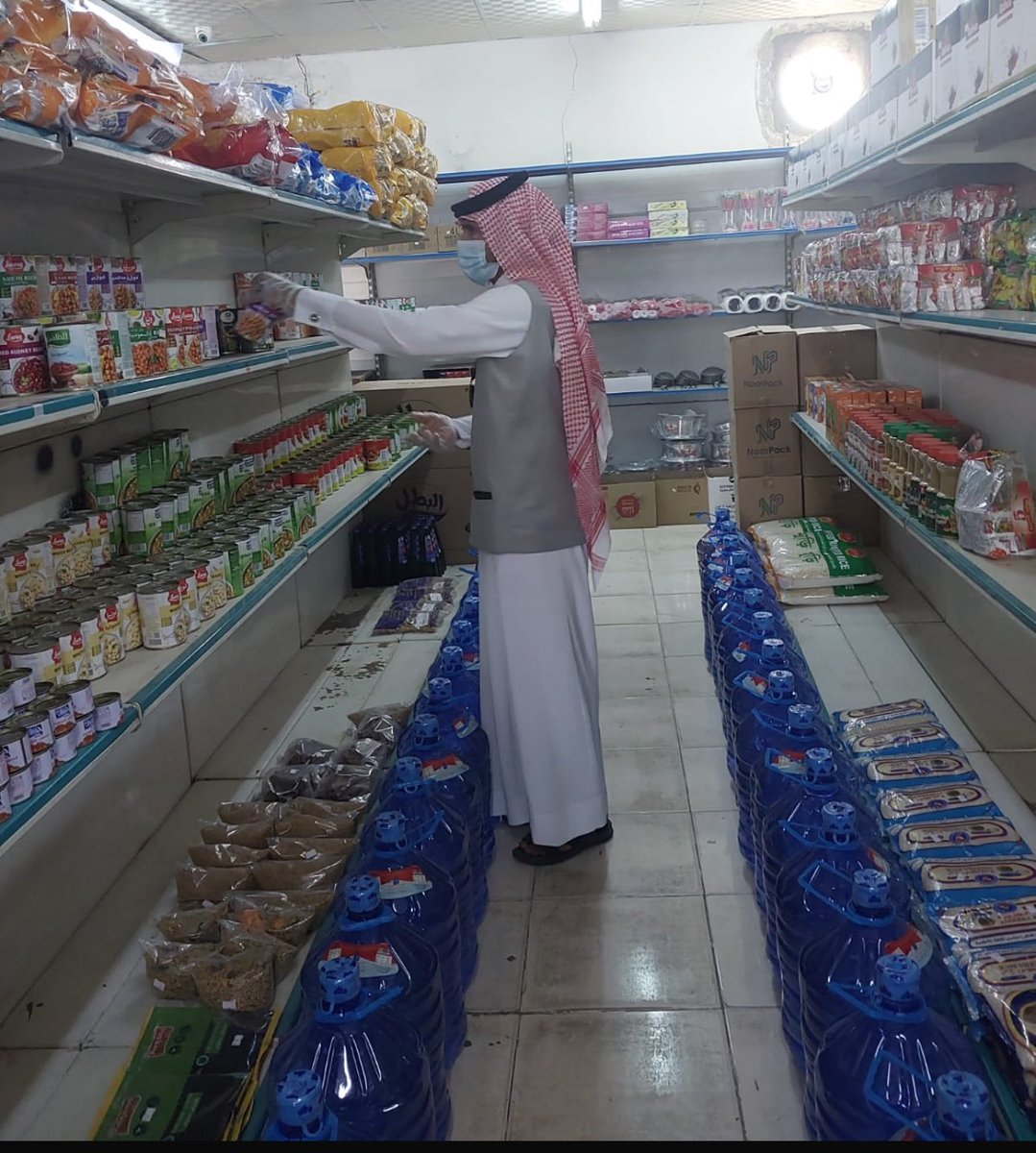 #بلدية_المنجور 

في تعزيز الامتثال يواصل مراقبي صحة البيئة جولاتهم اليومية على المحلات التجارية والمطاعم ..وذلك بتطبيق الاشتراطات والأنظمة والتأكد من سلامة العاملين.

#الامتثال
#امانة_منطقة_تبوك