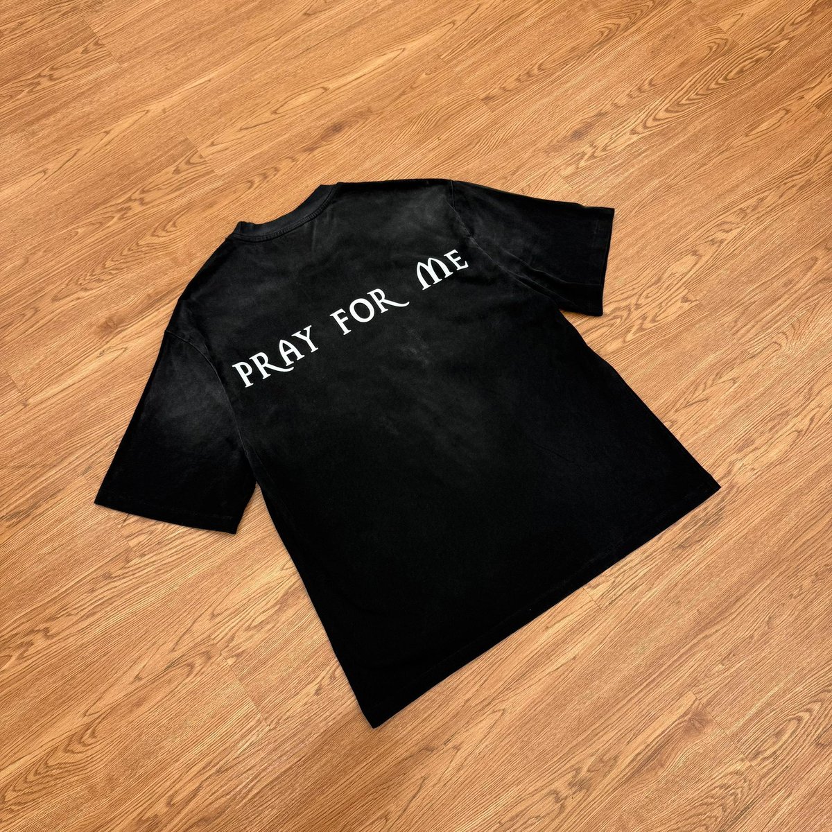 mobstyledng's tweet image. graphic tees 
🏷️ 32,000